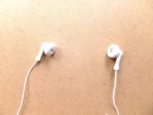 イヤホン